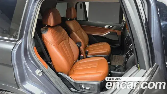 BMW X7 2020 — ფოტო 38/41