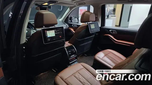 BMW X7 2020 — ფოტო 36/41
