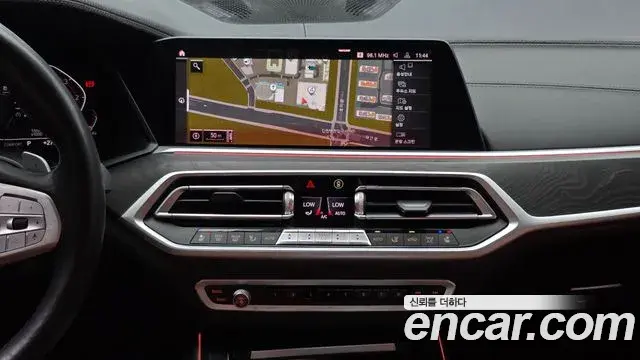 BMW X7 2020 — ფოტო 8/41