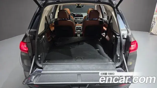BMW X7 2020 — ფოტო 16/41