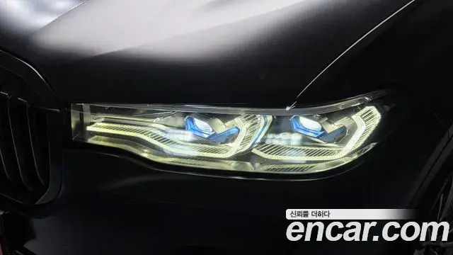 BMW X7 2020 — ფოტო 15/41