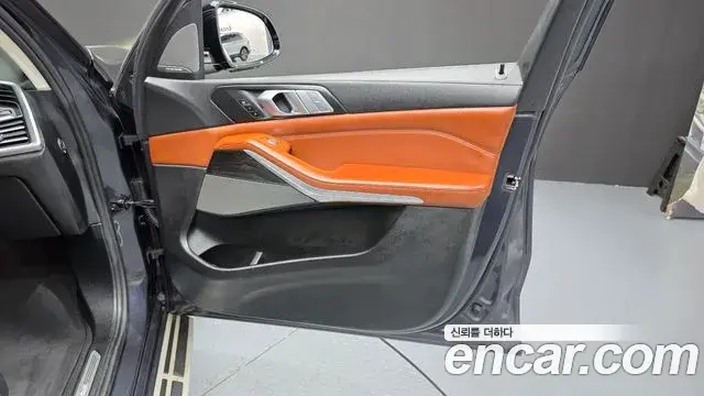 BMW X7 2020 — ფოტო 21/41