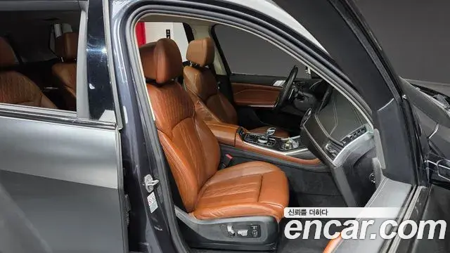 BMW X7 2020 — ფოტო 37/41