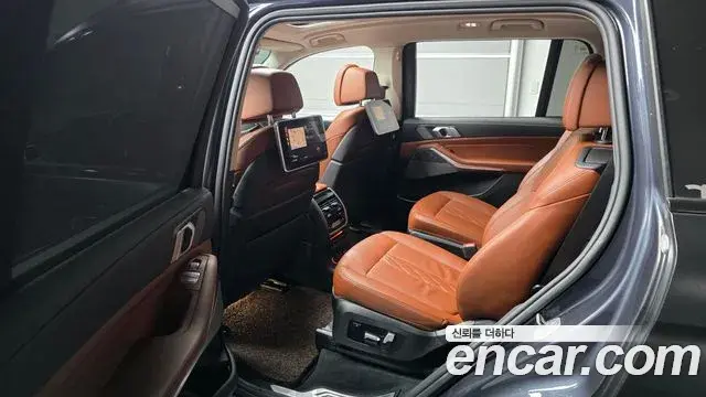 BMW X7 2020 — ფოტო 19/41