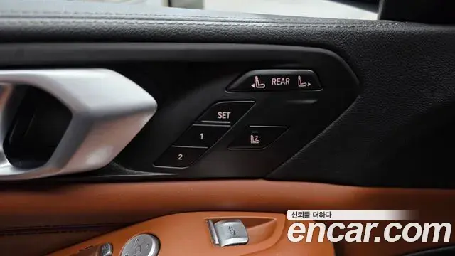BMW X7 2020 — ფოტო 35/41