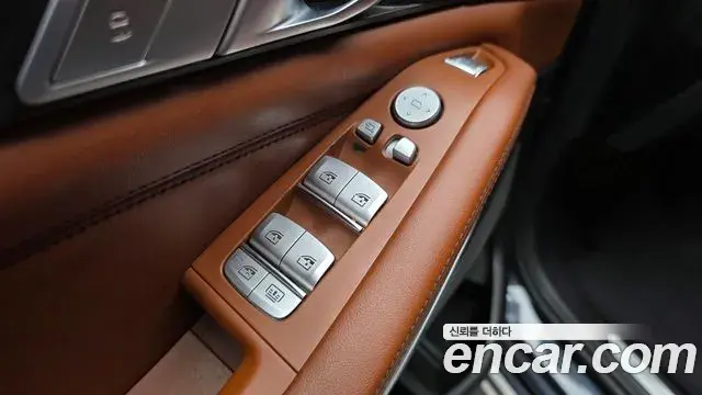 BMW X7 2020 — ფოტო 18/41