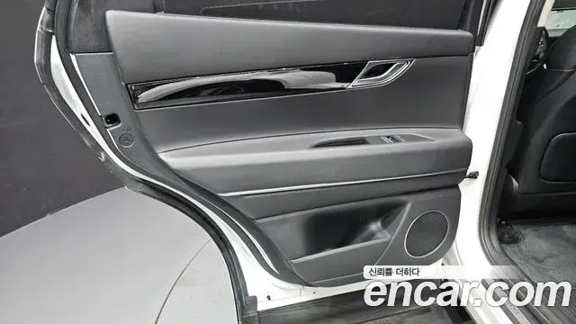 Genesis GV80 2020 — Photo 16/30