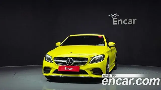 Mercedes-Benz C-Class 2020 — Photo 7/20