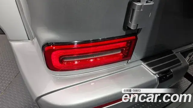 Mercedes-Benz G-Class 2023 — Şəkil 30/31