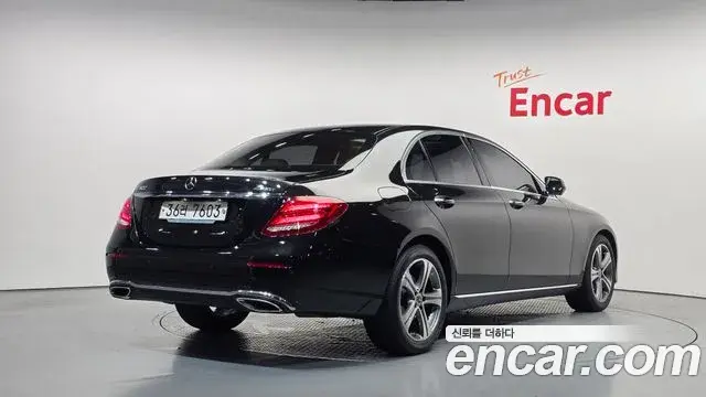 Mercedes-Benz E-Class 2018 — Фото 2/20