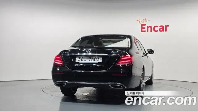 Mercedes-Benz E-Class 2018 — Фото 4/20