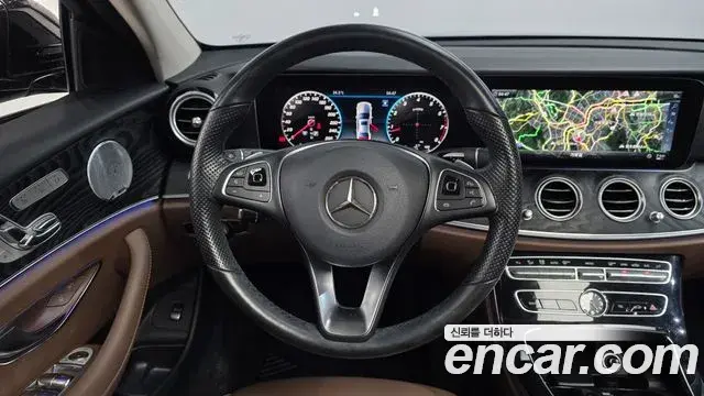 Mercedes-Benz E-Class 2018 — Фото 13/20