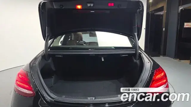 Mercedes-Benz E-Class 2018 — Фото 20/20