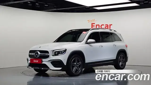 Mercedes-Benz GLB-Class 2021 — Фото 1/20