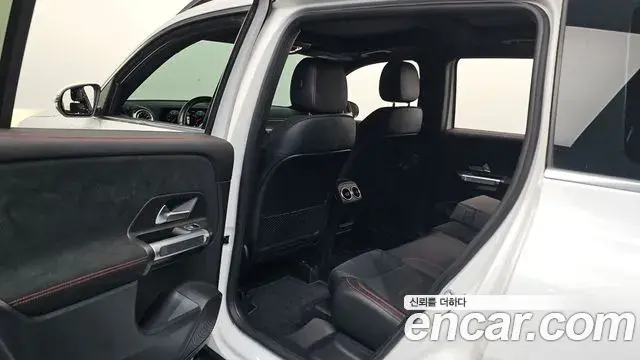Mercedes-Benz GLB-Class 2021 — Фото 11/20
