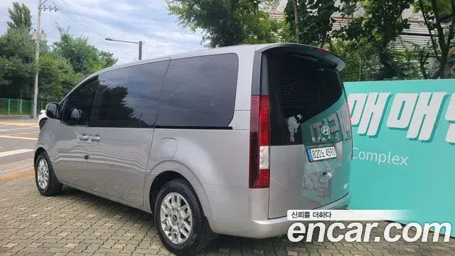 Hyundai Staria 2024 — Фото 2/20