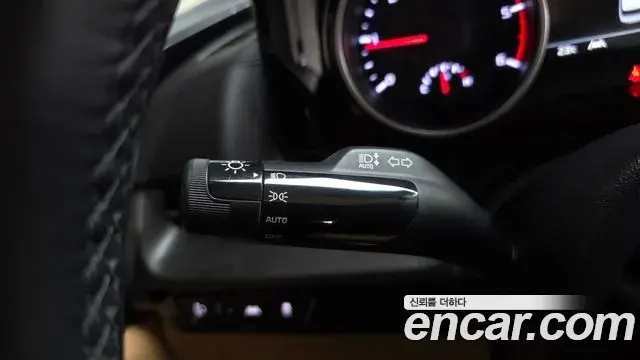 Kia Carnival 2021 — Фото 17/20