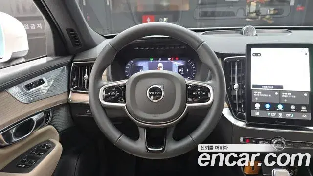 Volvo XC90 2025 — Фото 13/20