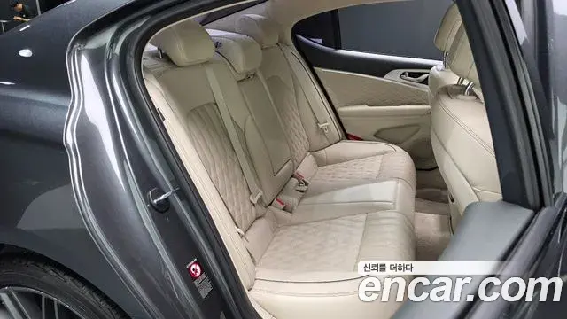 Genesis G70 2018 — ფოტო 25/34