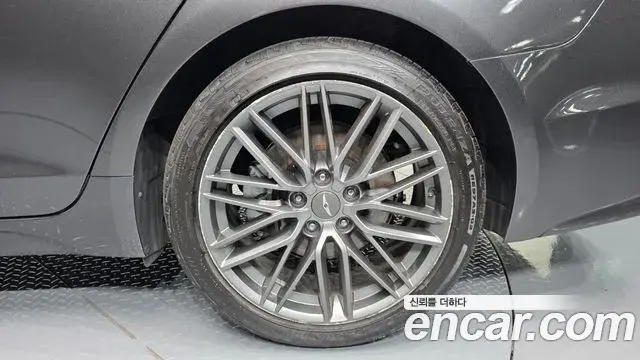 Genesis G70 2018 — ფოტო 17/34