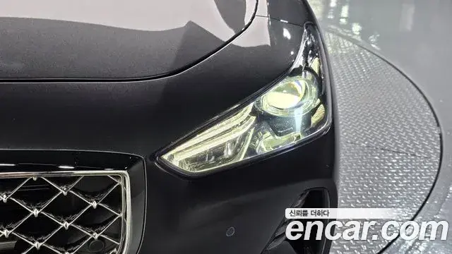 Genesis G70 2018 — ფოტო 11/34