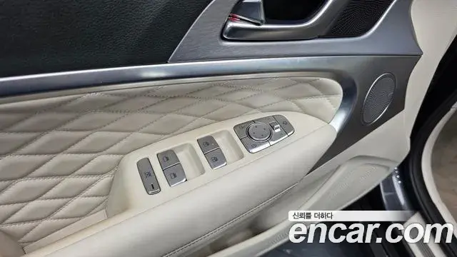 Genesis G70 2018 — ფოტო 21/34