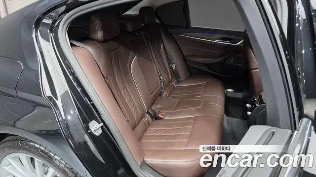 BMW 5 Series 2023 — Фото 11/20