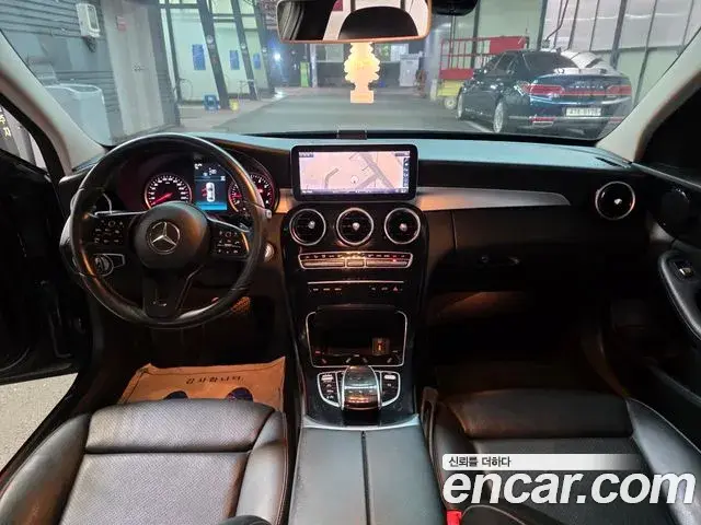 Mercedes-Benz C-Class 2019 — Фото 10/18