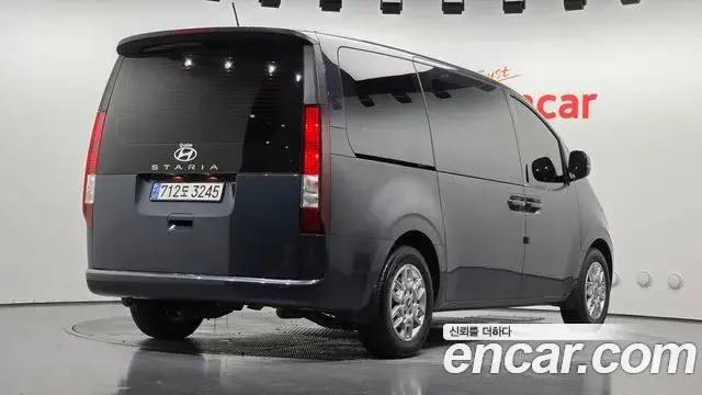 Hyundai Staria 2024 — Фото 2/20