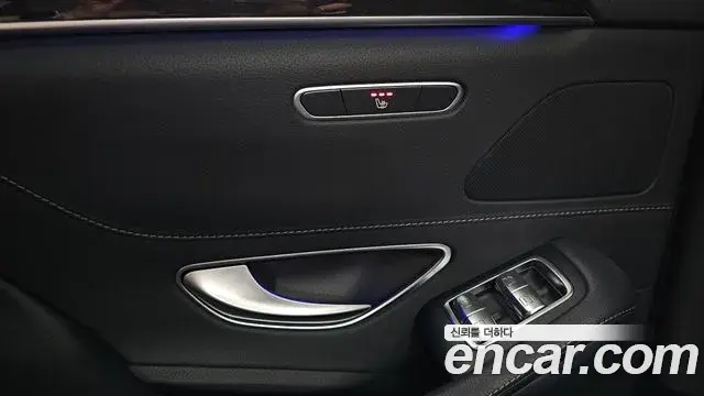 Mercedes-Benz S-Class 2020 — Фото 18/20