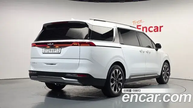 Kia Carnival 2023 — Фото 2/20