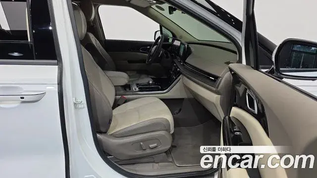 Kia Carnival 2023 — Фото 11/20