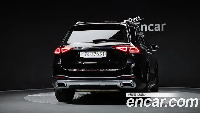 Mercedes-Benz GLE-Class 2019 — Фото 3/20