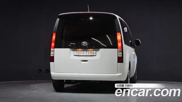 Hyundai Staria 2022 — Фото 4/20