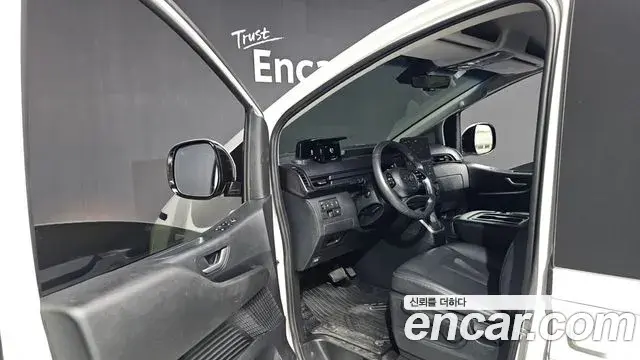 Hyundai Staria 2022 — Фото 10/20