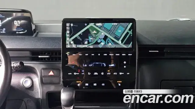 Hyundai Staria 2022 — Фото 14/20