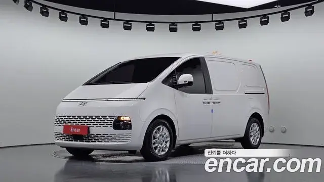 Hyundai Staria 2022 — Фото 1/20