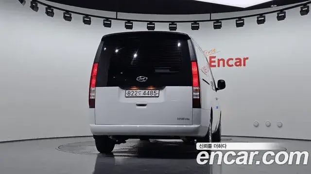 Hyundai Staria 2022 — Фото 4/20