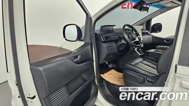 Hyundai Staria 2022 — Фото 10/20