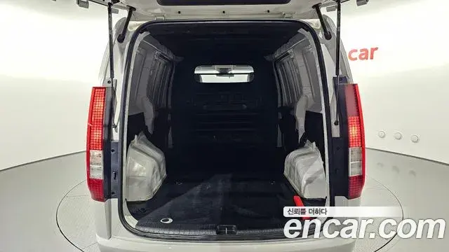 Hyundai Staria 2022 — Фото 18/20
