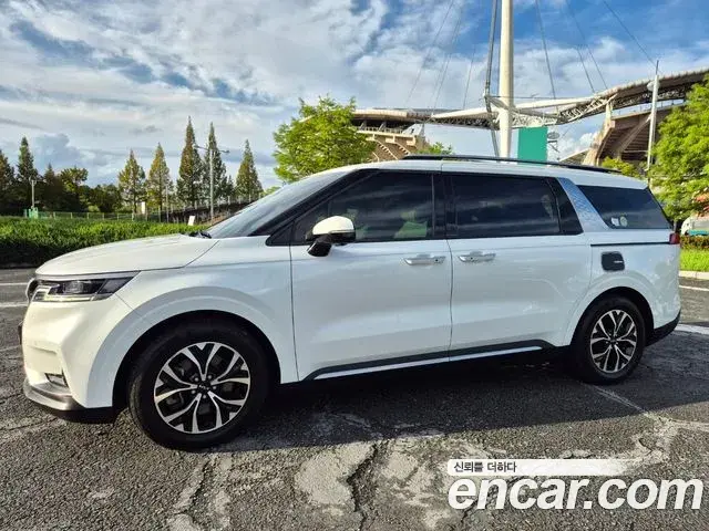 Kia Carnival 2022 — Фото 1/20