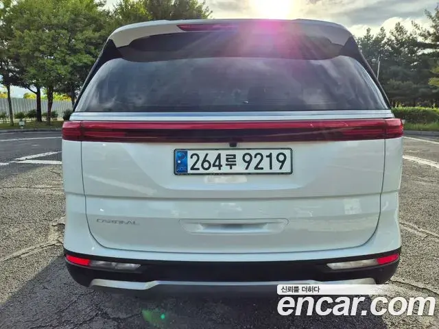 Kia Carnival 2022 — Фото 3/20