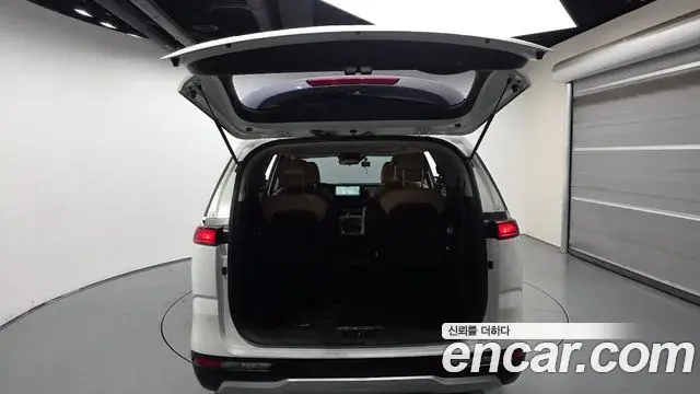 Kia Carnival 2022 — Фото 20/20