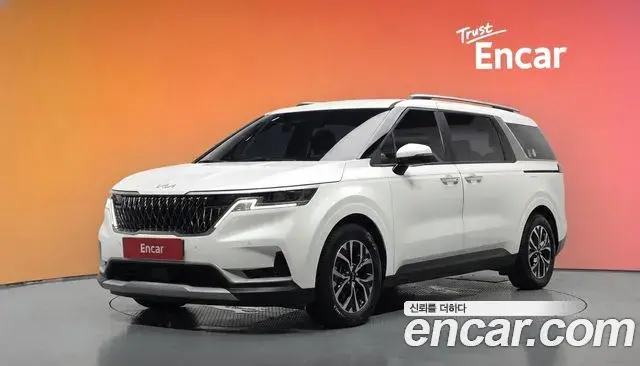 Kia Carnival 2022 — Фото 1/20