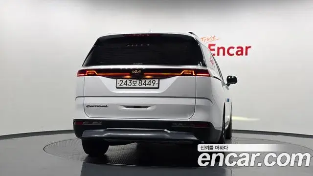 Kia Carnival 2021 — Фото 4/20