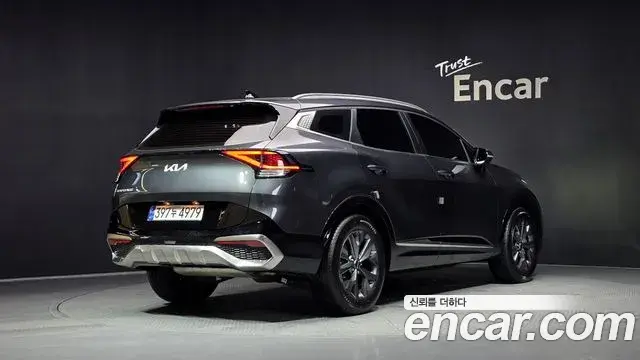 Kia Sportage 2023 — Фото 2/20