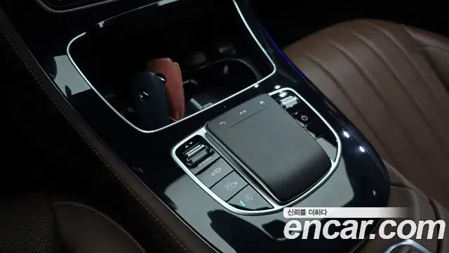 Mercedes-Benz E-Class 2021 — Фото 17/20