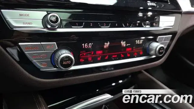BMW 5 Series 2022 — Фото 16/20