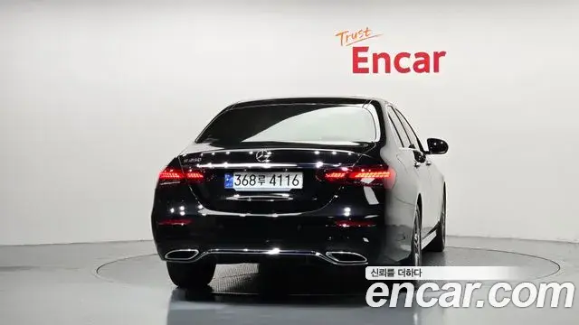 Mercedes-Benz E-Class 2023 — Фото 3/20