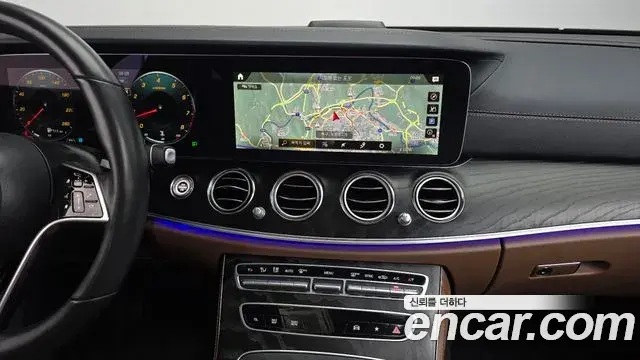 Mercedes-Benz E-Class 2023 — Фото 12/20